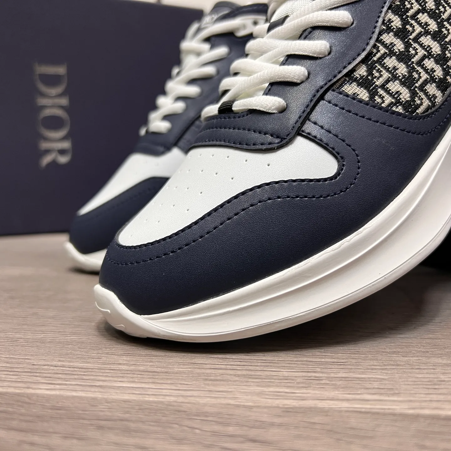 Men's Men's Shoes 💰: 400💰《Dior》The latest and most popular casual shoes, top brand [seduce] luxury~purchase, top~quality. [Strong] The upper is made of imported breathable cowhide with material ➕ breathable sheepskin feet (•) and fine workmanship. Original stylish and stylish soft rubber wear-resistant foreskin outsole, light and comfortable on the foot, size: 38-44, (customized 45, 46), five colors available